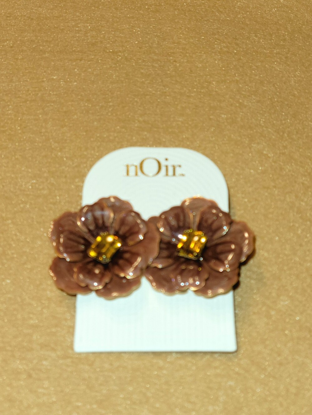 nOir Jewelry Brown Floral Stud Earrings with Gold Center